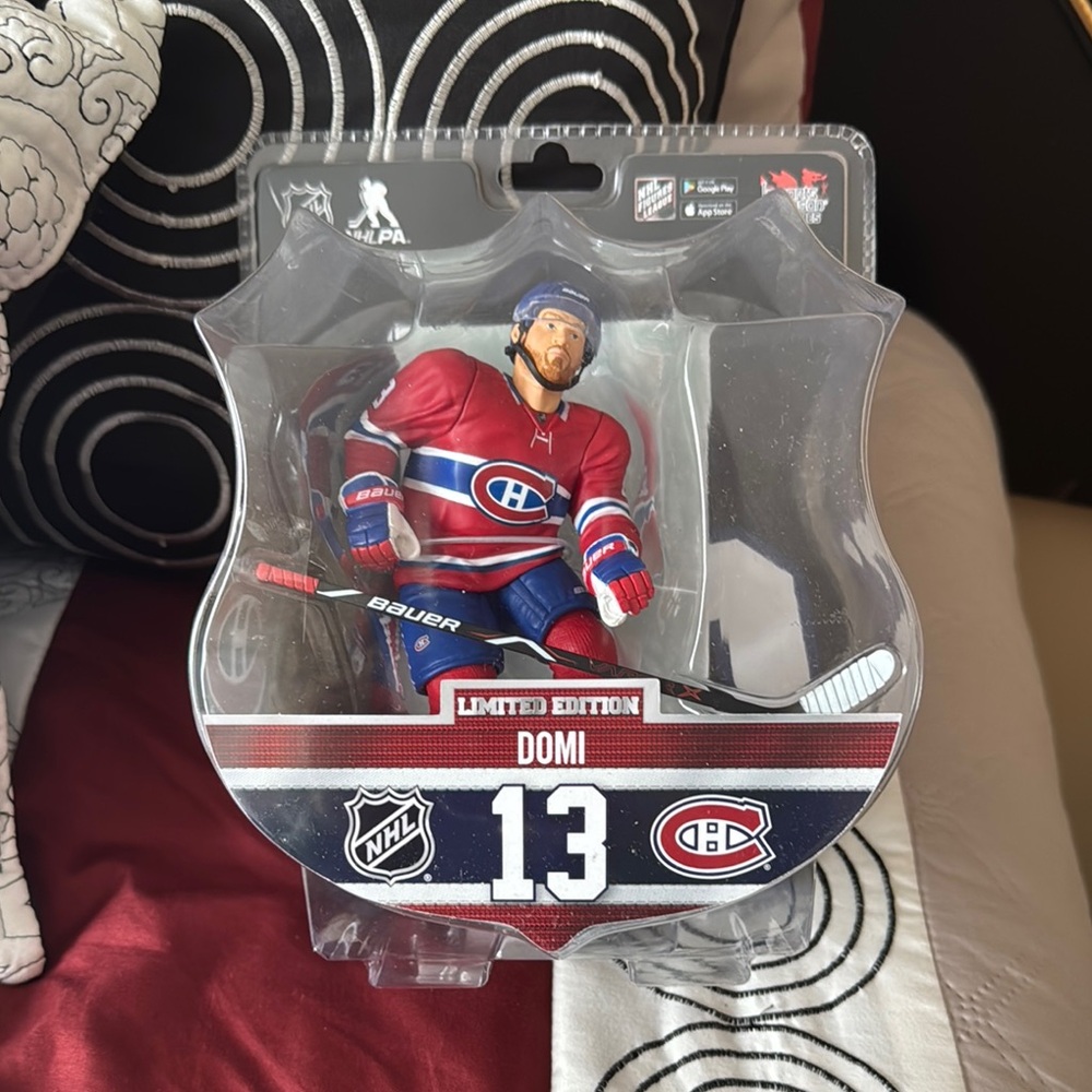 NHL Limited Edition Domi Figure - Red/Blue